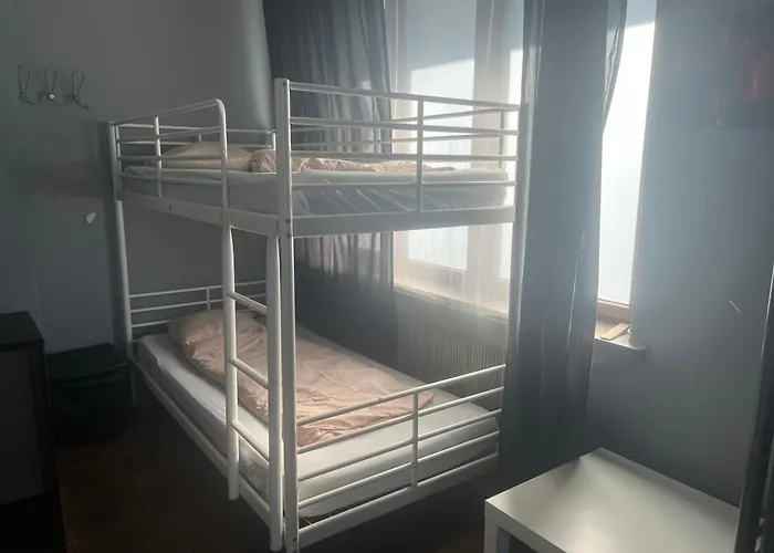 4 Couples & 4 Friends Hostel